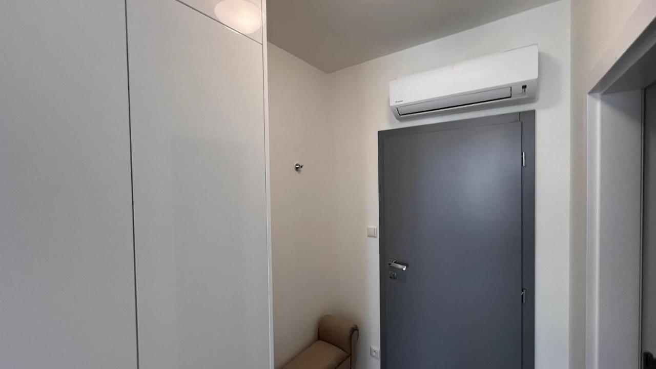 Air Conditioned 1 Room Apartment Vienna Gate, 2 Bratislava Eksteriør billede